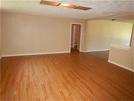 2nd image of 5410 Hirondel St