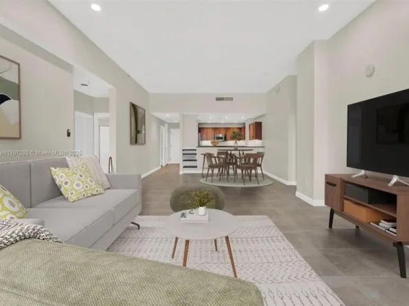 8390 SW 72nd Ave APT 503, Miami, FL 33143