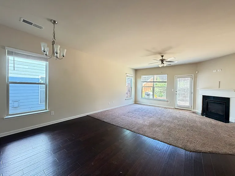 209 Emporia Loop — Photo 16