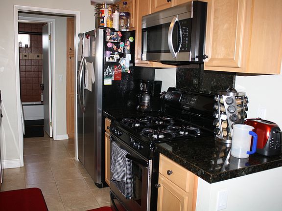 5th image of 3932 9th Ave Unit 11