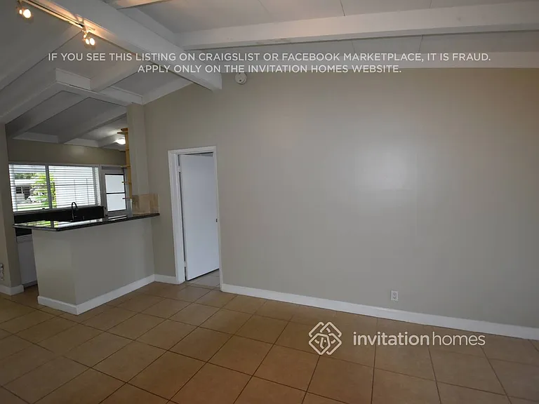 2548 Gulfstream Ln — Photo 6