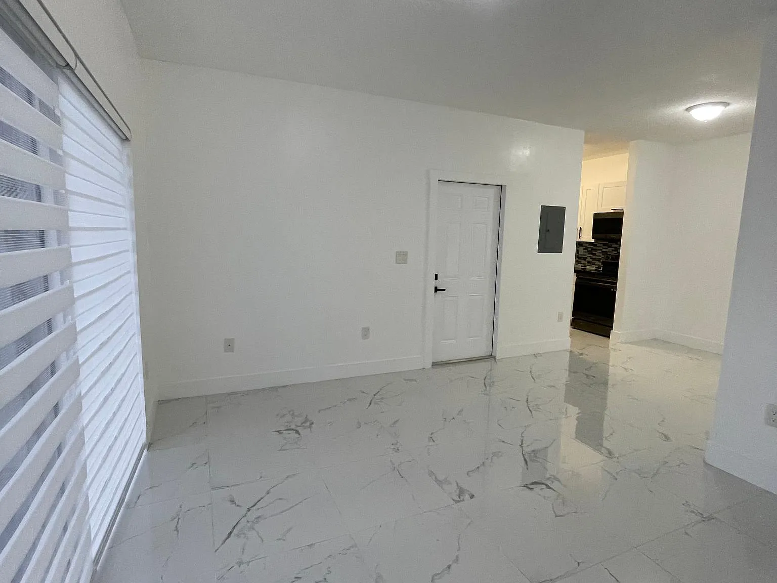 2 bed, 675 sqft, $2,000 — Photo 3