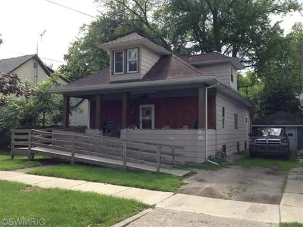 8 Rippon Ave, Hillsdale, MI 49242
