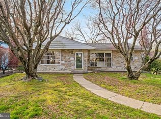 8015 Ellen Ln, Cheltenham, PA 19012