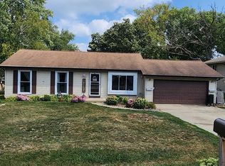 1408 Woodland Ln, McHenry, IL 60051