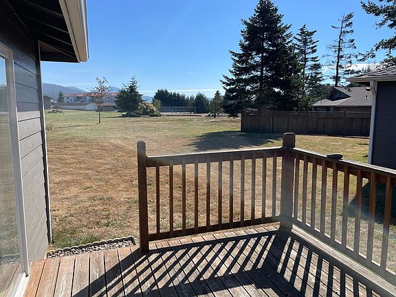 5th image of 6007 Sands Way Unit B