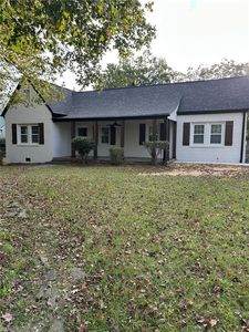 6 Mock St, Thomasville, NC, 27360
