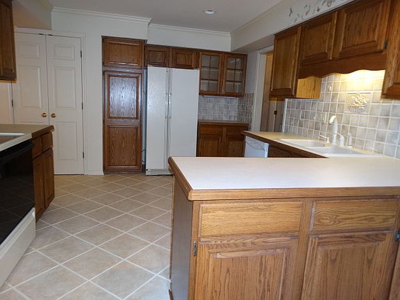 4th image of 119 Windwood Point