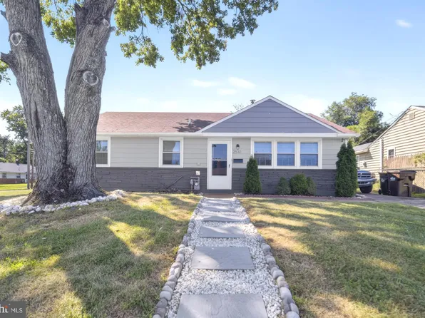 2510 Crafton Dr, Bensalem, PA 19020