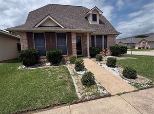 2600 Symphony Park Dr, Bryan, TX 77802
