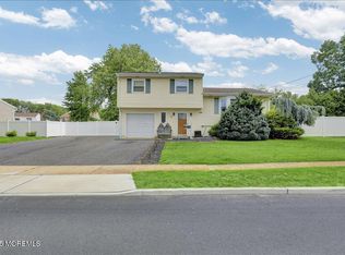 4 Calt Dr, Hazlet, NJ 07730
