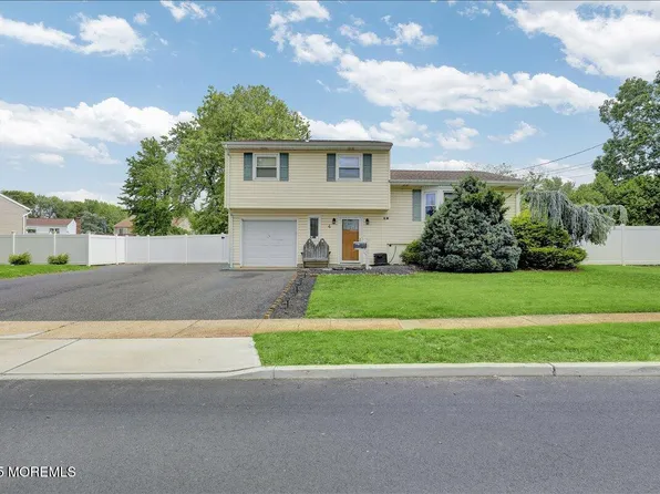 4 Calt Drive, Hazlet, NJ 07730