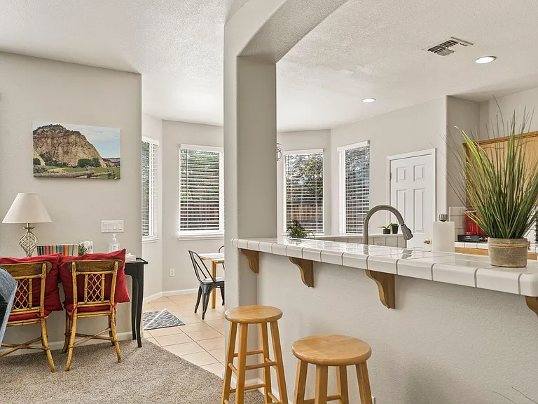 10640 Arbor Way — Photo 5