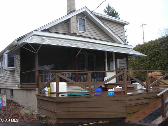 3rd image of 114 Ore Hill Rd