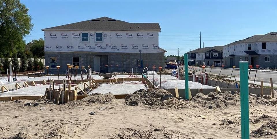 1st image of 4939 LIVINGSTON LANE