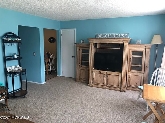 5th image of 310 Maryland Ave #11A