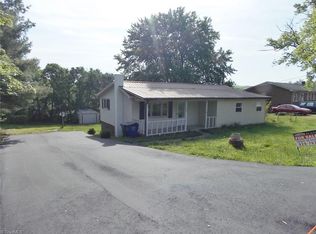 1223 Brooklen Ave, Mount Airy, NC 27030