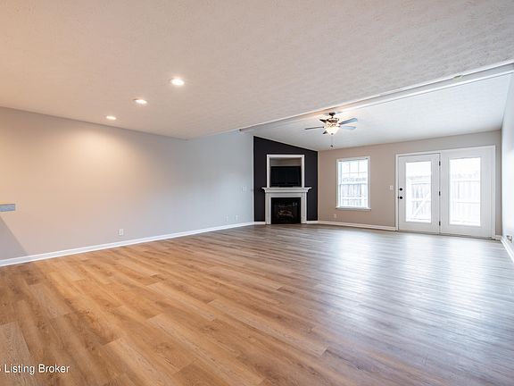 5th image of 12500 Spring Falls Ct