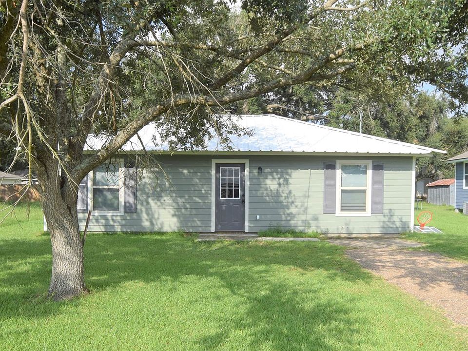 1st image of 3832 Janet Ln