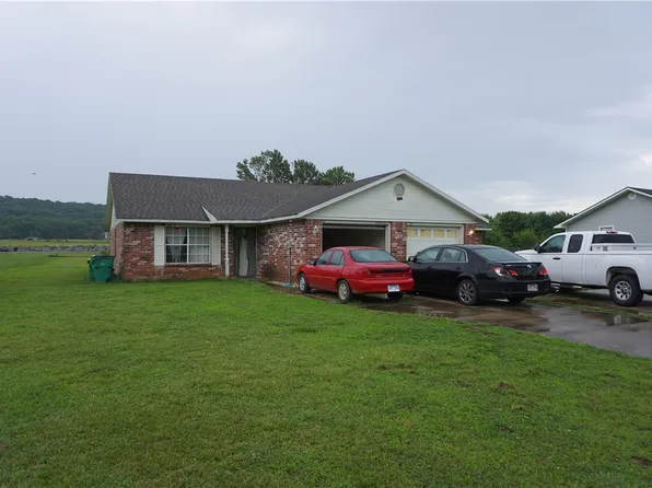 1865 Green Acres Cir #A & B, Springdale, AR 72764
