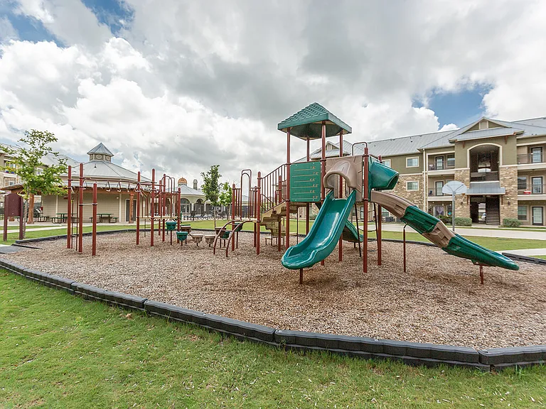 Freedom Hills Ranch Apartments — Photo 112