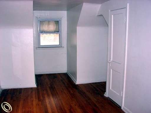 3rd image of 18424 Wexford St