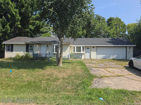 3096 Devonshire St, Flint, MI 48504