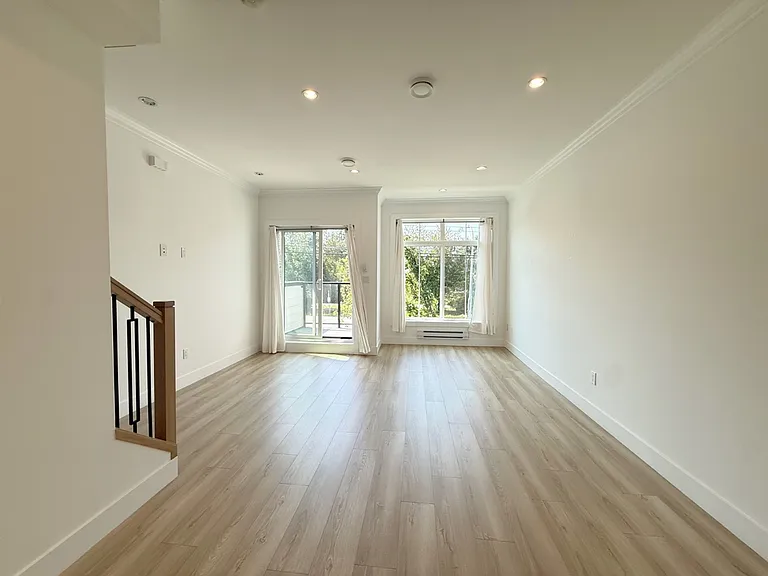 8620 Railway Ave #15 — Photo 11