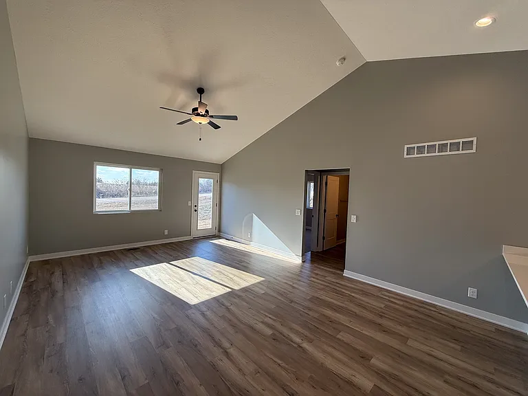 4401 W Frazier Dr — Photo 6
