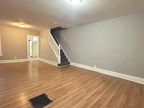 3rd image of 1109 Nottingham Way