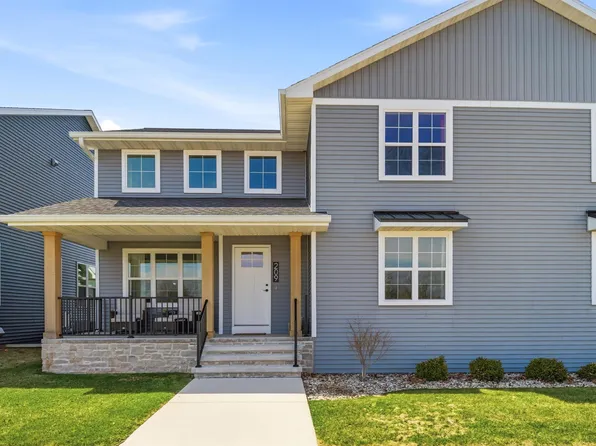 209 Red Cedar Pkwy, Kimberly, WI 54136