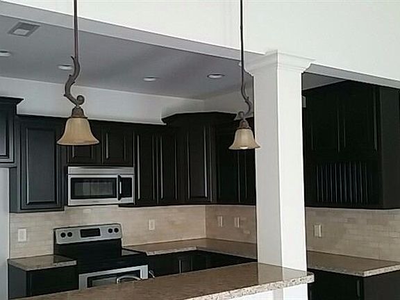3rd image of 171 Primrose Cir