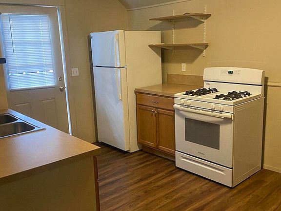 3rd image of 120 5th St NE #3