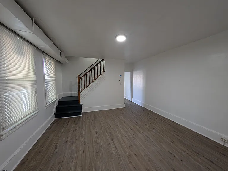 904 Westcoat Pl — Photo 7