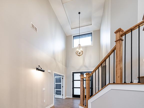 5th image of 2741 Greenway Cir