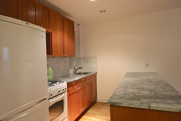 Rented by Compass | media 13