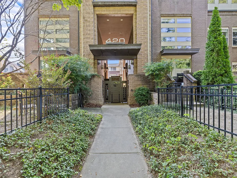 420 Queens Rd #7