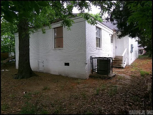 606 E 21st St — Photo 22
