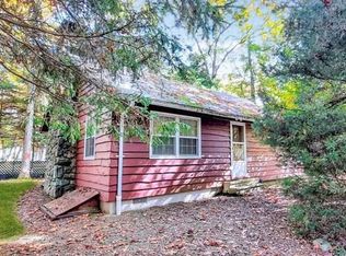 101 E Oak Ln, Greentown, PA 18426