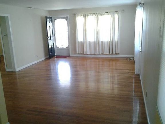 3rd image of 1314 N Griffith Park Dr