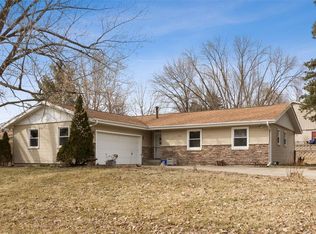 2526 Potomac Dr, Iowa City, IA 52245