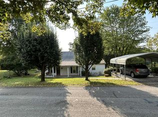 1702 Johnson Chapel Rd, Sparta, TN 38583