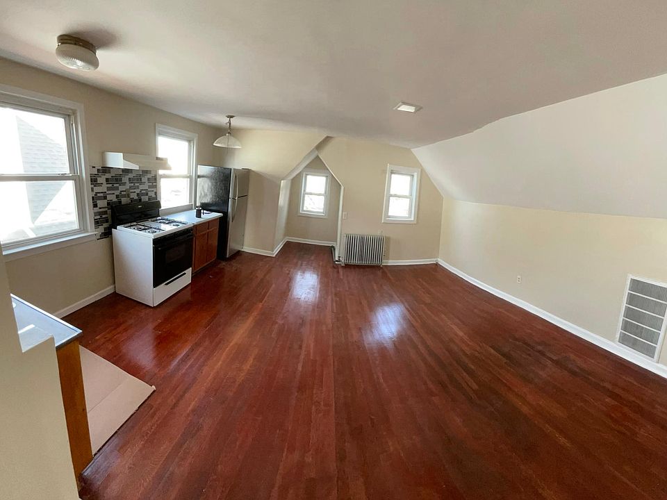 1st image of 15032 24th Ave Floor 2
