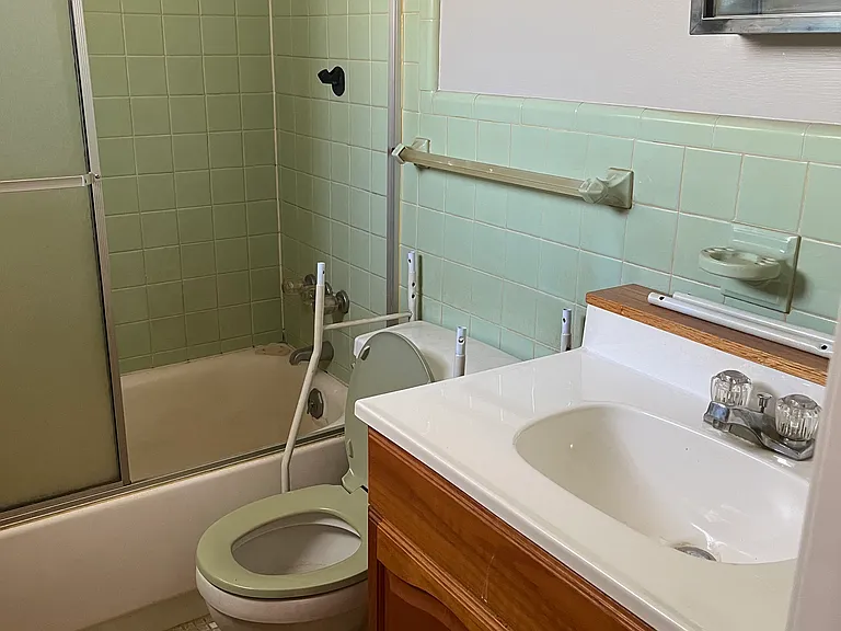 1829 Harvard Ave — Photo 6