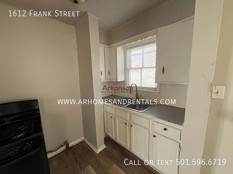 1612 Frank St — Photo 5