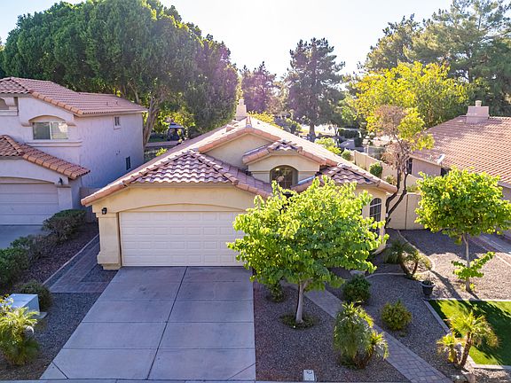 3rd image of 1510 S VILLAS Court