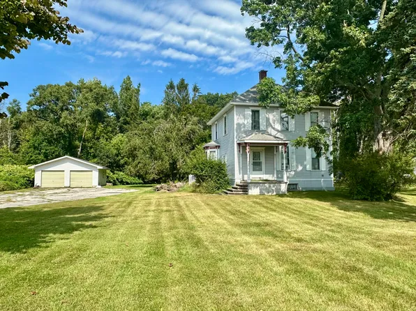 140 W Parkdale Ave, Manistee, MI 49660