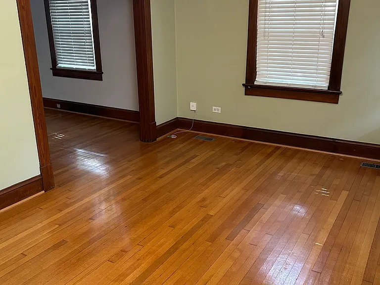 1327 Chesapeake St — Photo 4
