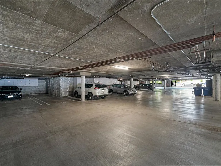 2433 Barry Ave #107 — Photo 25