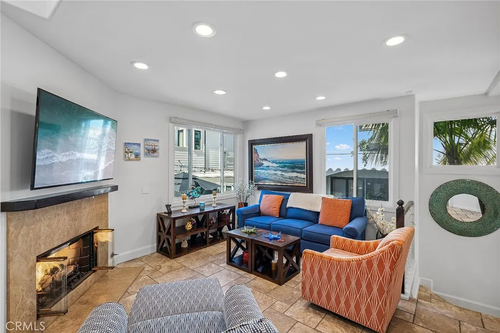 3 bed, 1419 sqft, $9,000 — Photo 4